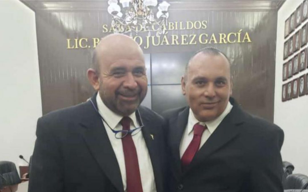 Apapacha Carlos García a su ‘Secre’ con sueldazos para sus hijos