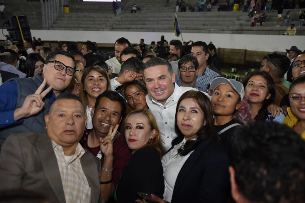 Asegura Navarro en su sexto informe que Guanajuato está mejor que nunca