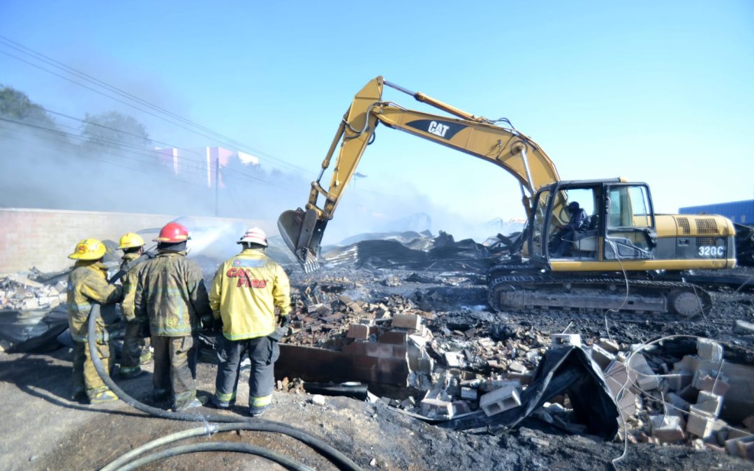 Extinguen incendio al 100% en el parque industrial Apolo de Silao